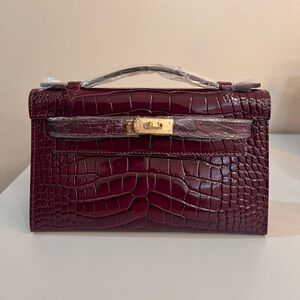 $SOLD$ Genuine leather Croc-embossed pochette